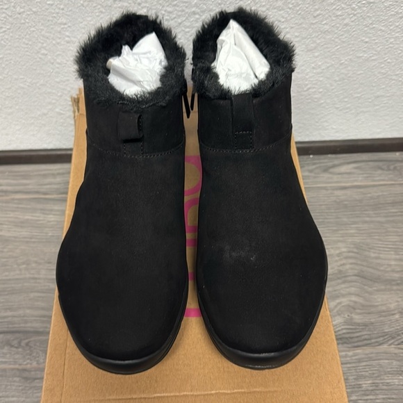 Ryka Water-Repellent Side-Zip Ankle Boots Faux Fur-Amber (WIDE) - Picture 4 of 7